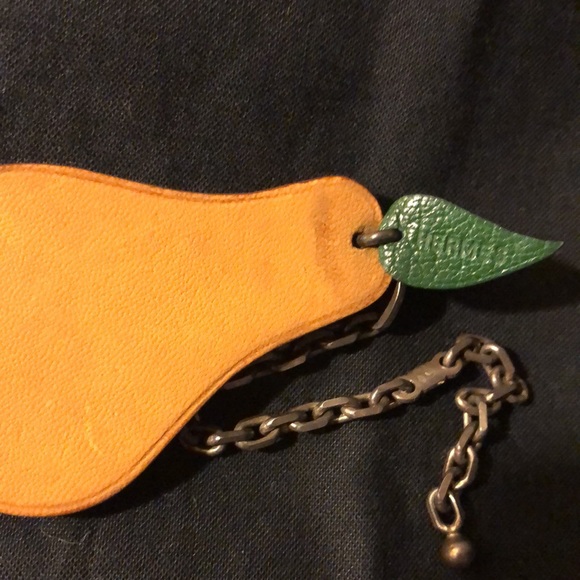 Hermès leather pair purse charm & Hermes box - Picture 9 of 13